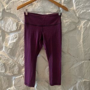 Lululemon Magenta Fizzle Crop Leggings 6